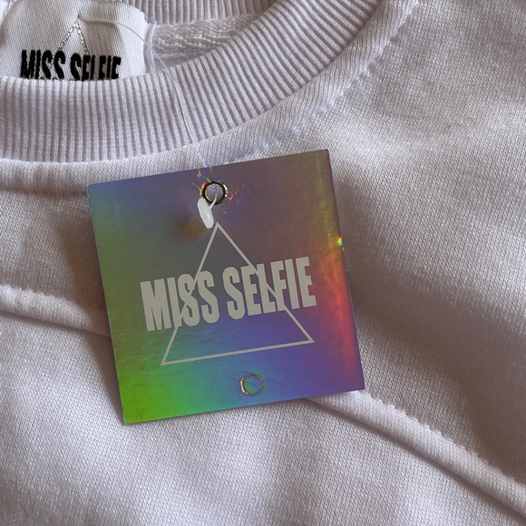 Miss Selfie Crop Crew Sweatshirt - Picture 5 of 13